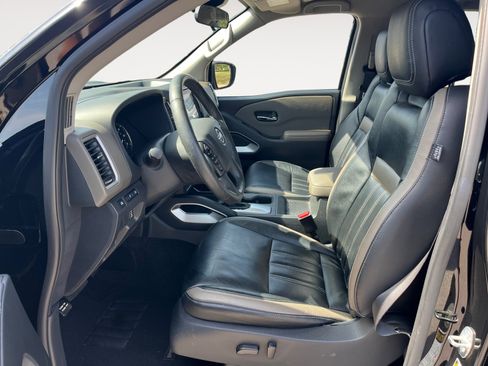 Used 2022 Nissan Frontier SV image 11