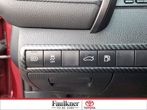 Used 2018 Toyota Camry L image 24