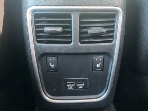 Used 2020 Chrysler 300 Limited RWD image 27