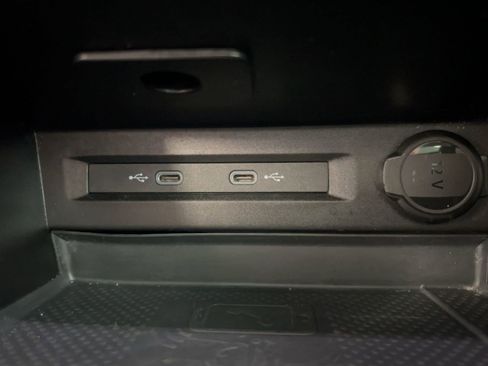 Used 2024 Volkswagen Tiguan SEL R-Line image 33