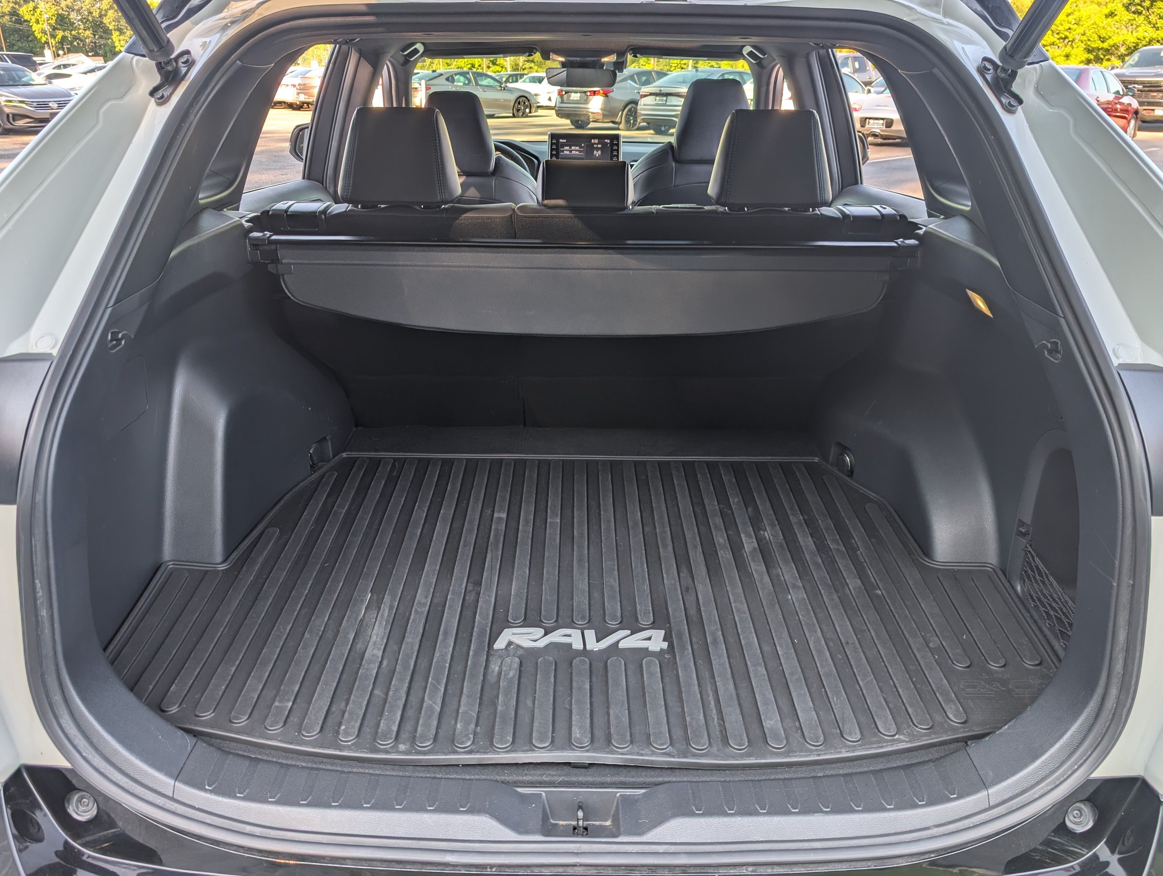 Used 2022 Toyota RAV4 XSE w/ XSE Grade Weather Package AWD/4WD image 19