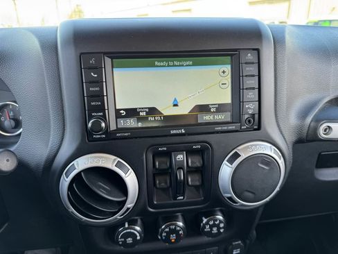 Used 2016 Jeep Wrangler Unlimited Sahara w/ Connectivity Group image 26