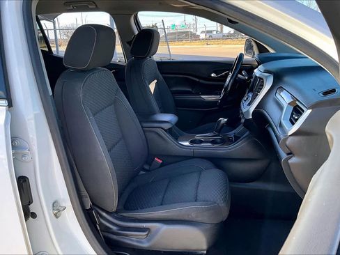 Used 2019 GMC Acadia SLE image 8