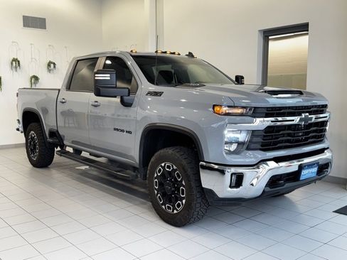 Used 2024 Chevrolet Silverado 3500 LT w/ Convenience Package image 35