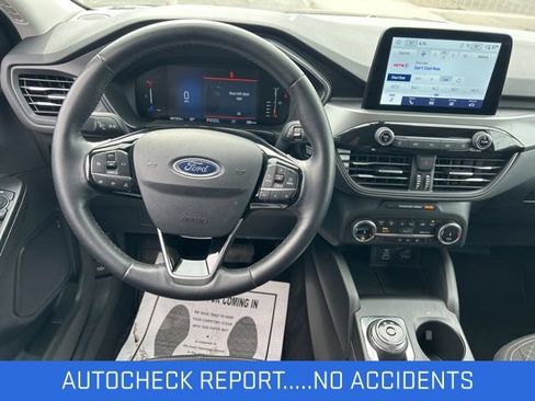 Used 2024 Ford Escape Active AWD/4WD image 2