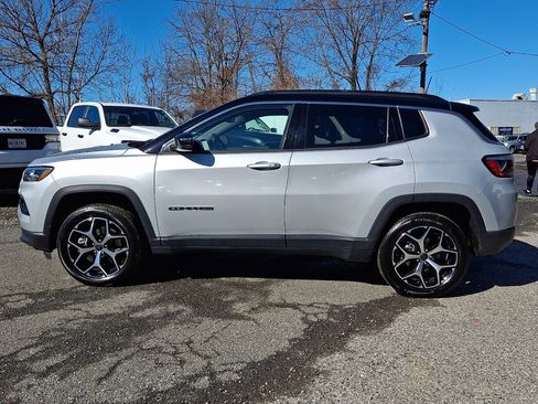 Used 2025 Jeep Compass Limited image 2