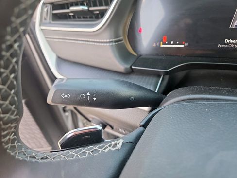 Used 2025 Jeep Grand Cherokee Altitude AWD/4WD image 20