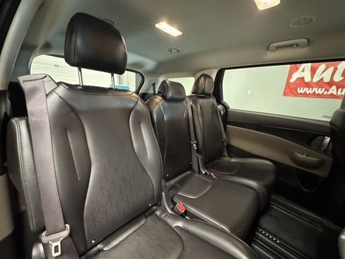 Used 2025 Kia Carnival image 15