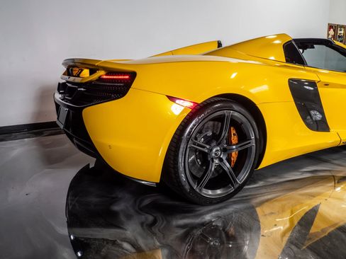 Used 2015 McLaren 650S Spider image 12