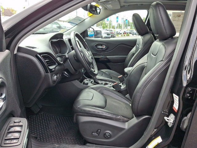 Used 2019 Jeep Cherokee Latitude Plus AWD/4WD image 15