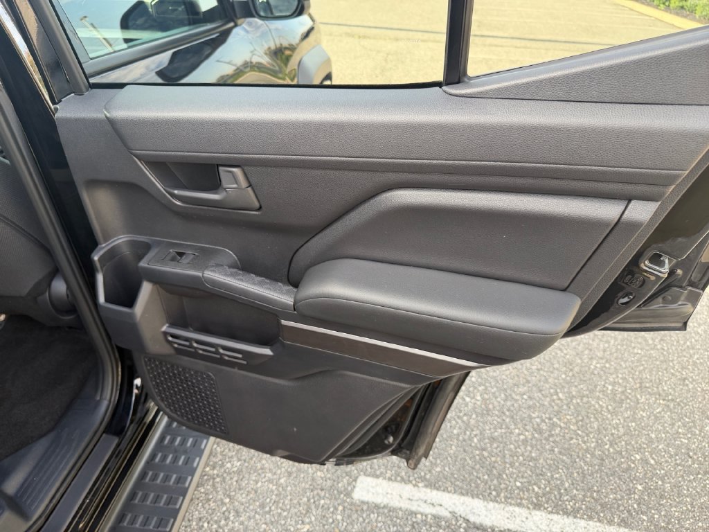 Used 2025 Toyota 4Runner SR5 AWD/4WD image 23