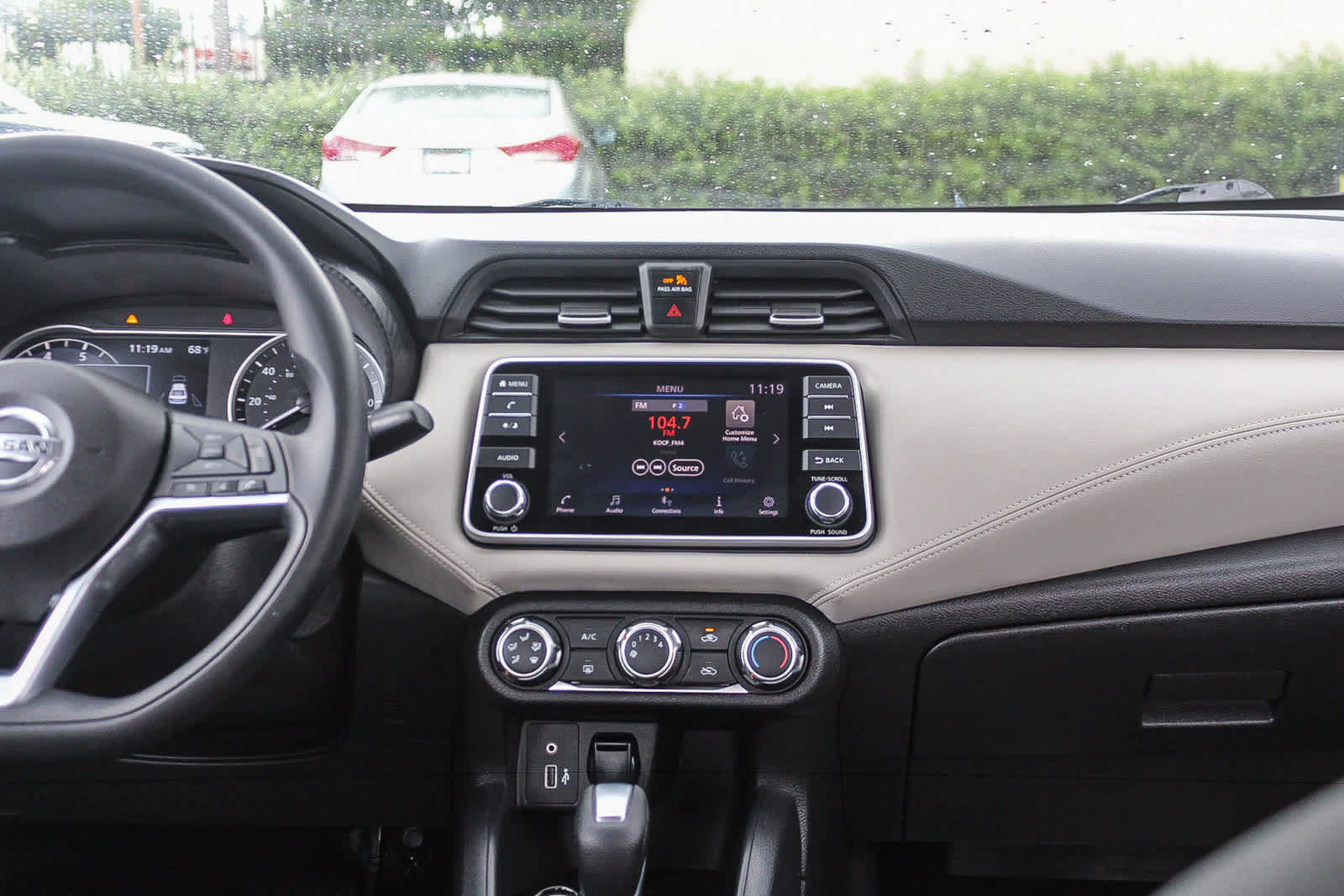 Used 2020 Nissan Versa SV FWD image 17