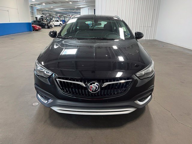 Used 2018 Buick Regal Essence w/ Sights and Sounds Package AWD/4WD image 8