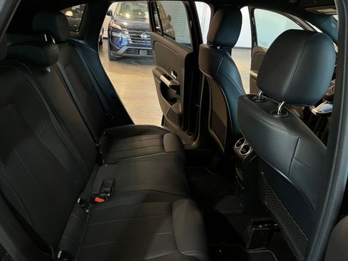 Used 2025 Mercedes-Benz GLA 250 image 38