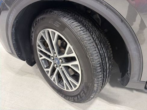 Used 2020 Ford Escape SEL FWD image 2