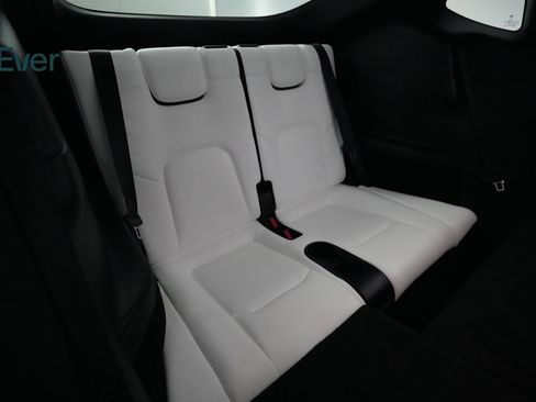 Used 2024 Tesla Model Y Long Range AWD/4WD image 26