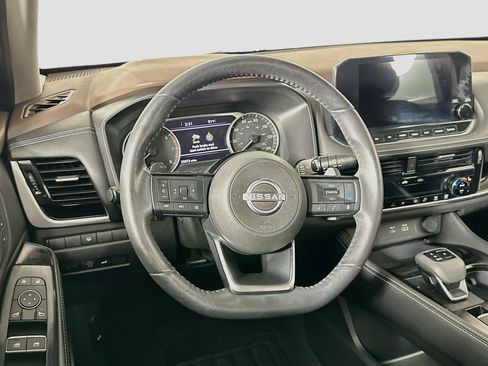 Used 2023 Nissan Rogue SL w/ SL Premium Package FWD image 18
