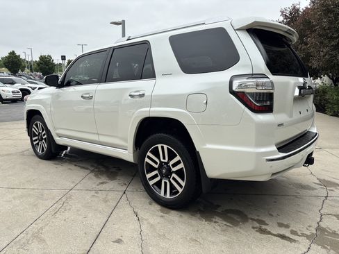 Used 2022 Toyota 4Runner Limited AWD/4WD image 8