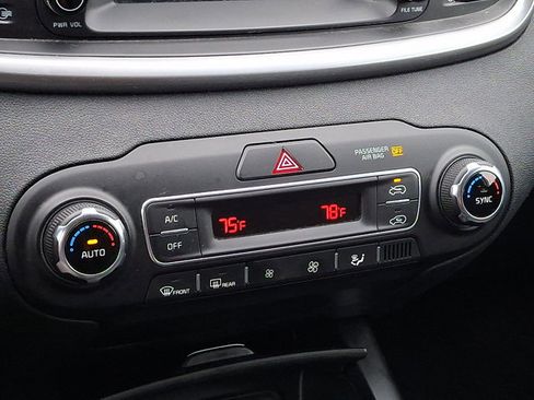 Used 2019 Kia Sorento AWD V6 image 14