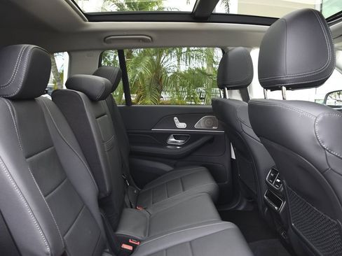 Used 2026 Mercedes-Benz GLS 450 4MATIC image 31