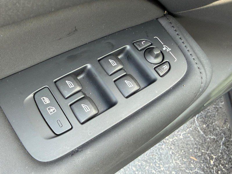 Used 2026 Volvo XC60 B5 Plus AWD/4WD image 16