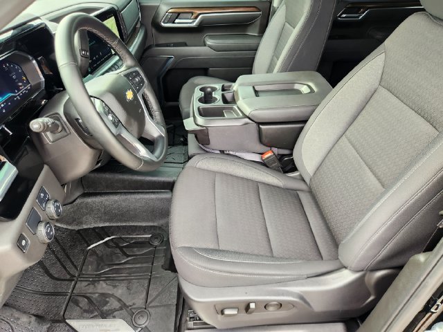 Used 2025 Chevrolet Silverado 1500 LT RWD image 13