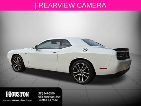 Used 2023 Dodge Challenger R/T RWD image 6