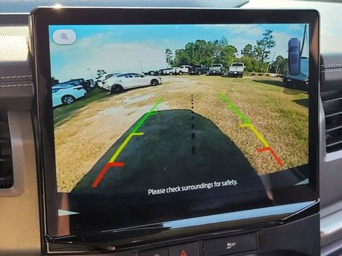 Used 2024 Ford Expedition XLT image 24