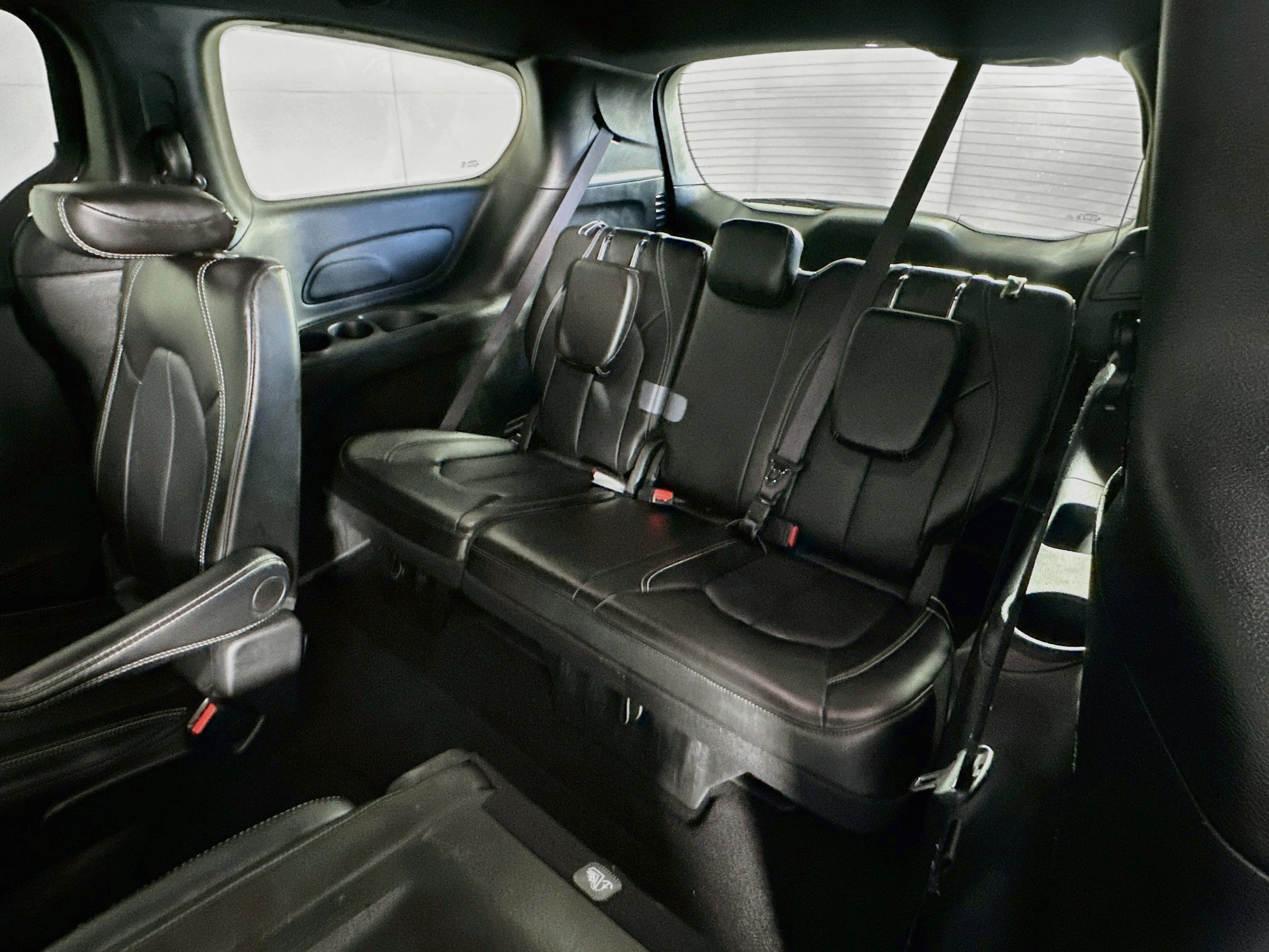 Used 2025 Chrysler Pacifica Select FWD image 28