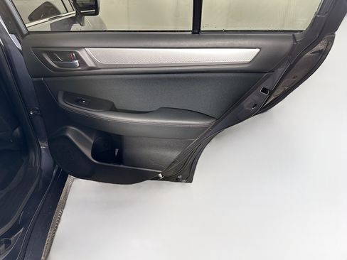 Used 2017 Subaru Legacy 2.5i Premium image 27