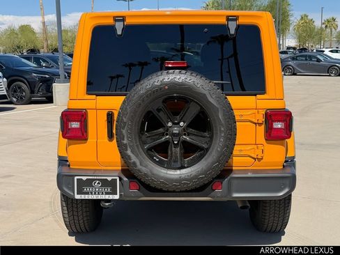 Used 2021 Jeep Wrangler Unlimited Sahara AWD/4WD image 5