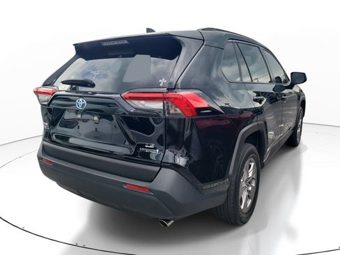 Used 2023 Toyota RAV4 LE AWD/4WD image 7