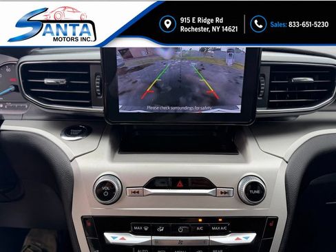 Used 2022 Ford Explorer XLT w/ Equipment Group 202A AWD/4WD image 9
