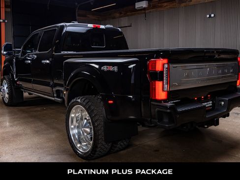 Used 2025 Ford F450 Platinum w/ Platinum Plus Package image 6