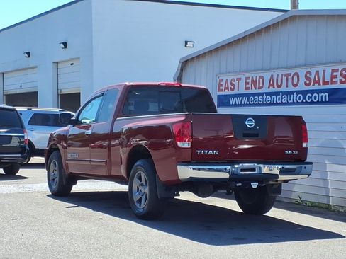 Used 2005 Nissan Titan SE AWD/4WD image 3