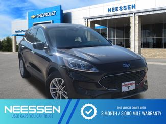 Used 2021 Ford Escape SE video 1