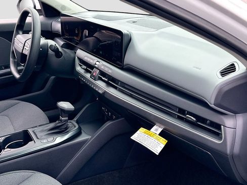 New 2025 Kia K4 LXS image 26