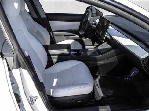 Used 2021 Tesla Model 3 Standard Range Plus image 24