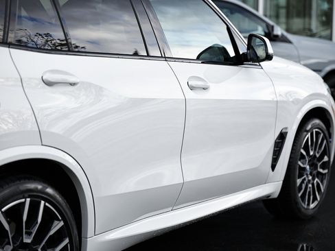 Used 2025 BMW X5 xDrive50e w/ Executive Package image 7