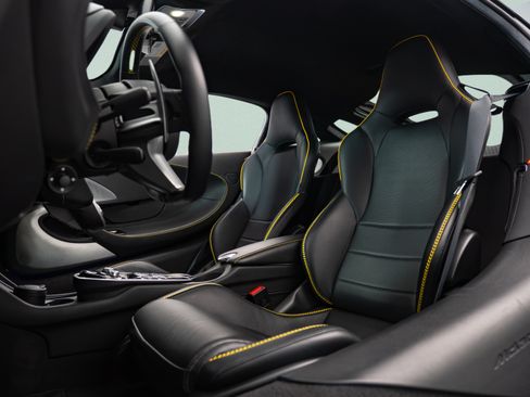 Used 2023 McLaren GT RWD image 9