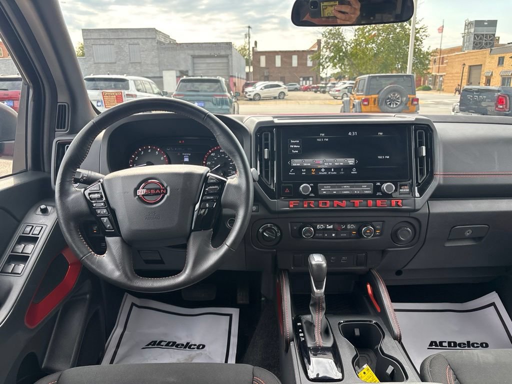 Used 2025 Nissan Frontier PRO-4X AWD/4WD image 34
