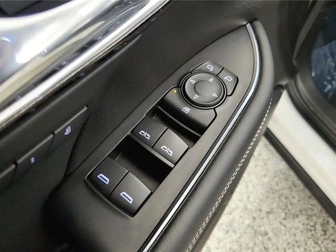 Used 2023 Buick Envision Essence AWD/4WD image 30