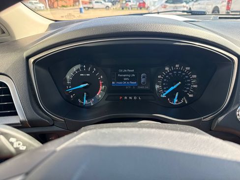 Used 2018 Ford Fusion SE FWD image 22