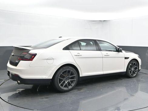 Used 2017 Ford Taurus SHO image 10