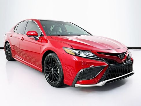 Used 2022 Toyota Camry XSE w/ Navigation Package FWD image 2