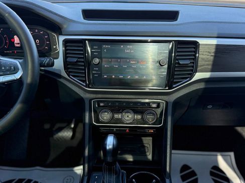 Used 2023 Volkswagen Atlas SE image 16