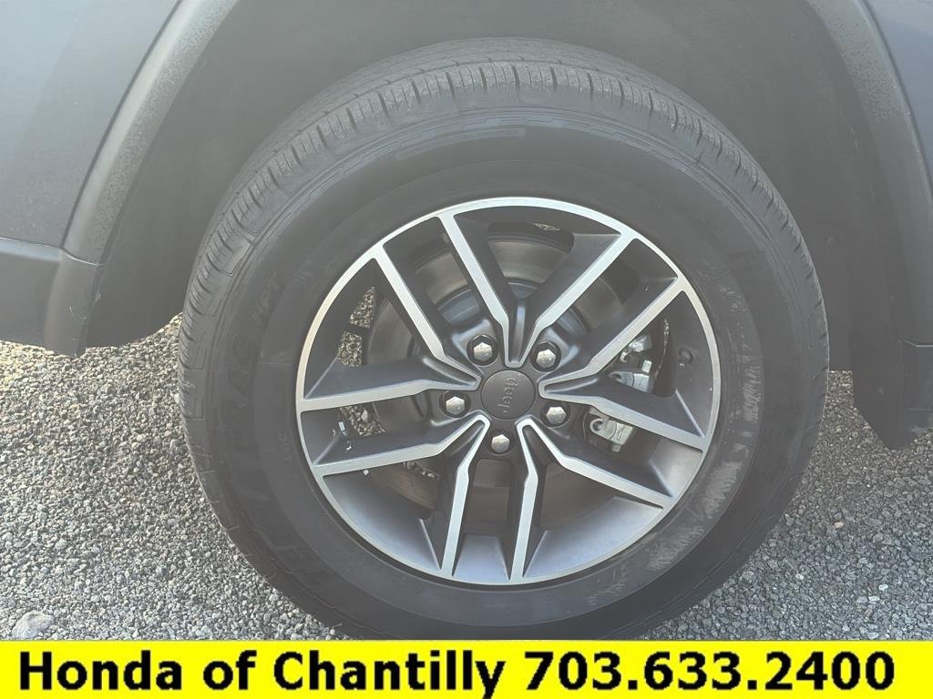 Used 2021 Jeep Grand Cherokee Limited AWD/4WD image 26