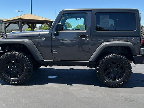 Used 2017 Jeep Wrangler Sport AWD/4WD image 6