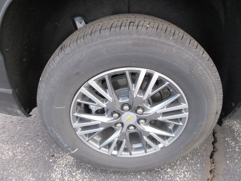 Certified 2025 Chevrolet Traverse LT w/ LPO, Floor Liner Package image 9