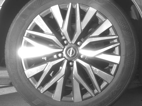 Used 2025 Nissan Altima 2.5 SV FWD image 15